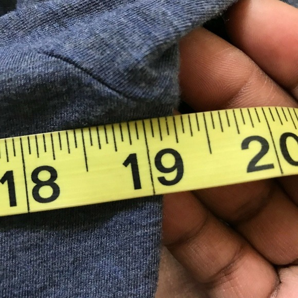 Under Armour Shirt Womens Sz M Navy Blue V-Neck Casual Tunic‎ T-Shirt Top - Picture 8 of 9